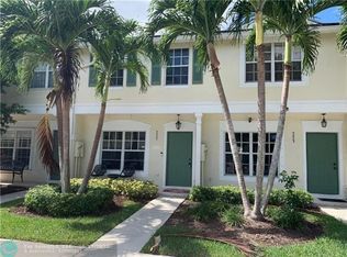 9827 NW 57th Mnr, Pompano Beach, FL 33076