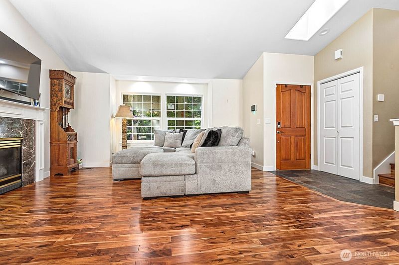 3rd image of 5 Valley Crest Way