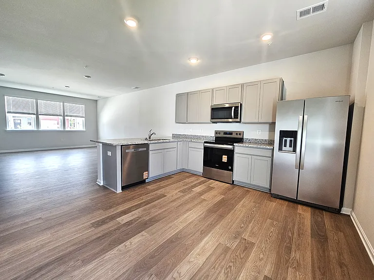 1410 Sugarplum Ln #1 — Photo 5