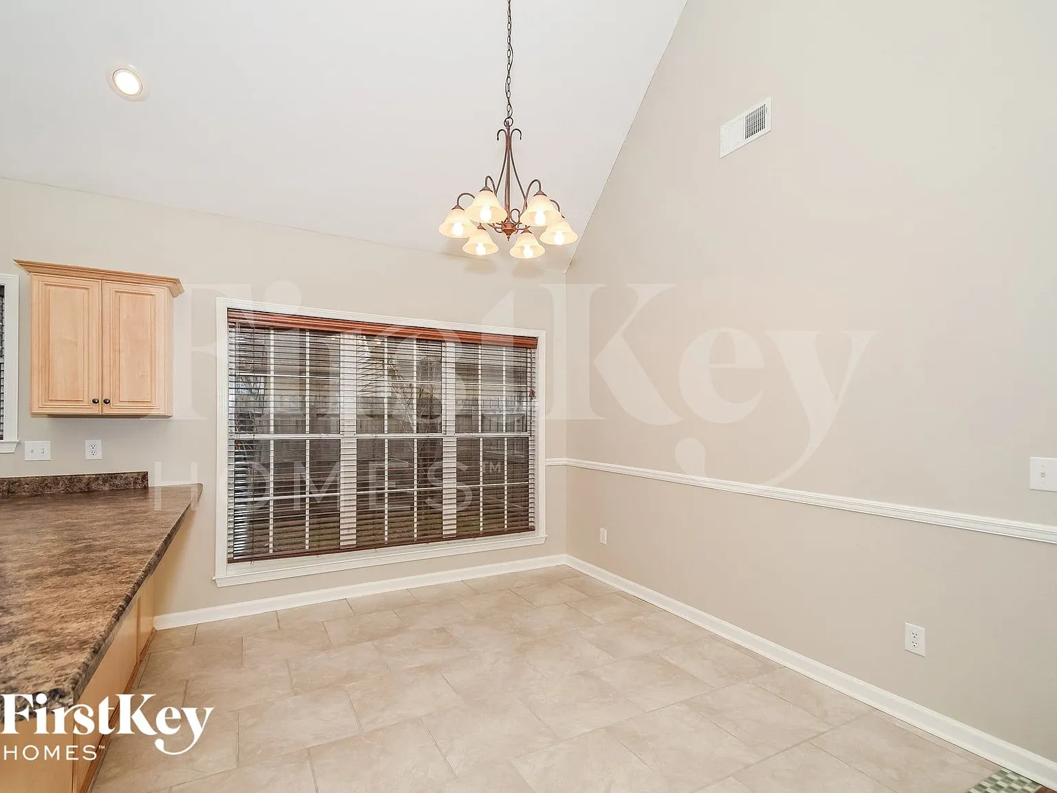 3 bed, 2.0 bath, 1648 sqft, $2,030 — Photo 4