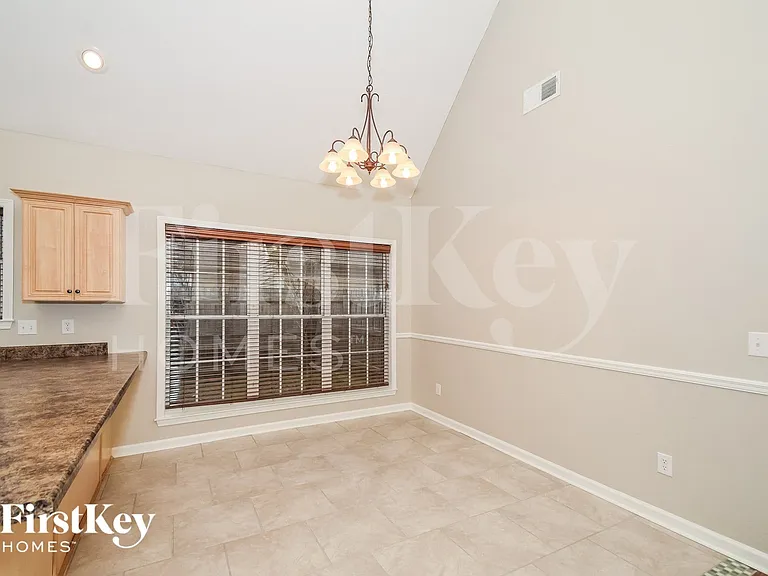 129 Addison Dr — Photo 4