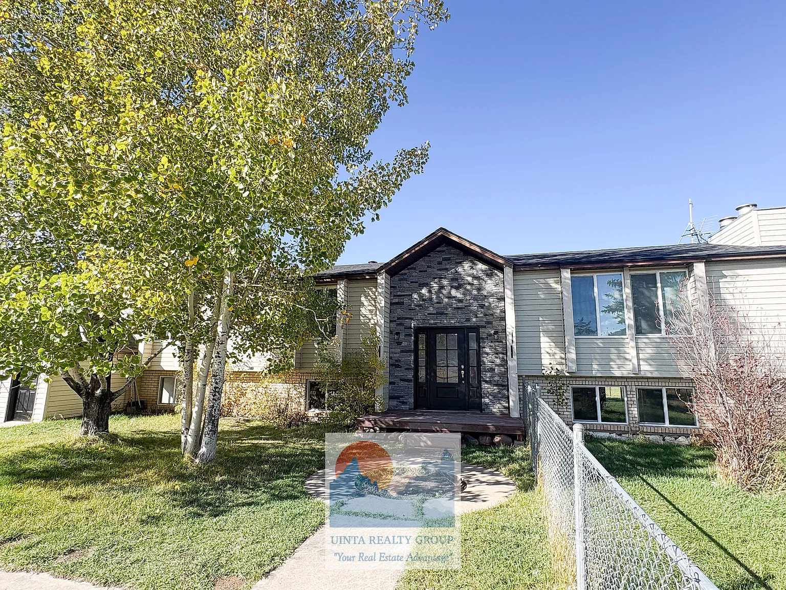 4 bed, 2914 sqft, $2,500 — Photo 1