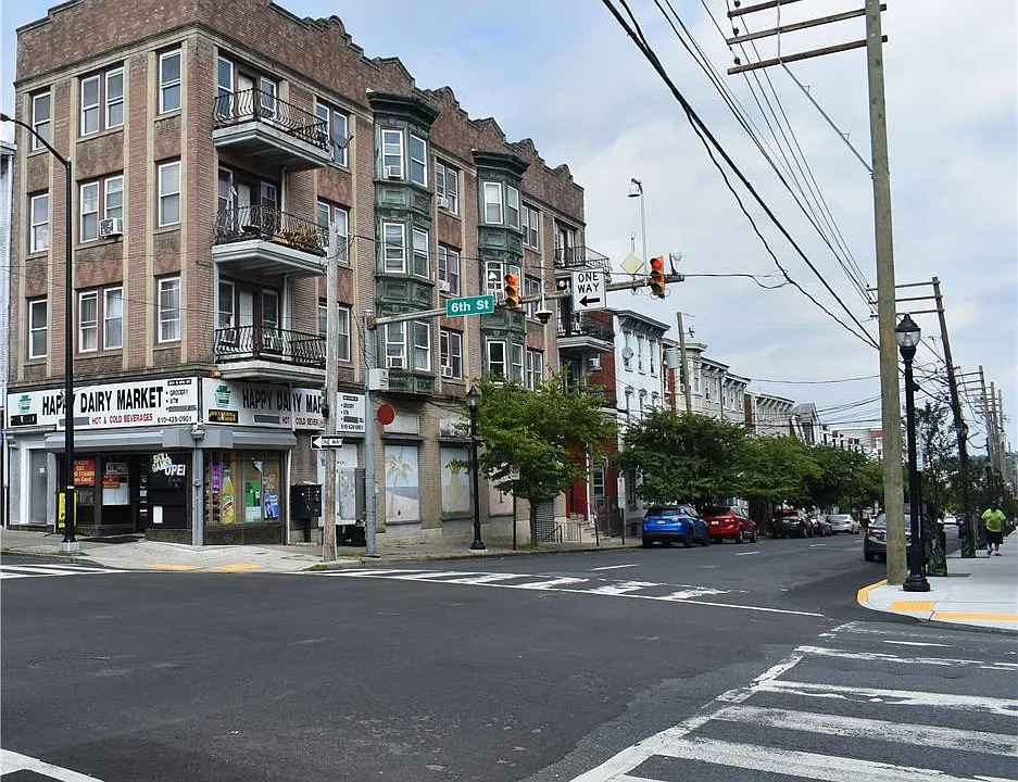 201 N 6th St #1