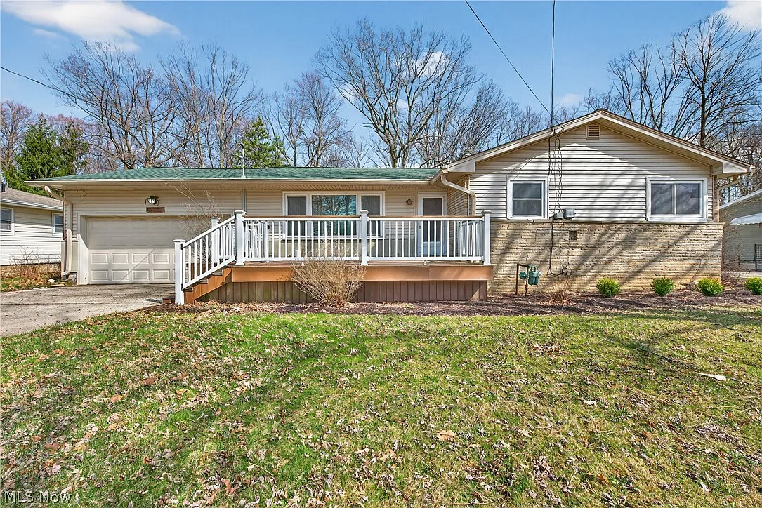 1143 Gary Blvd photo 1