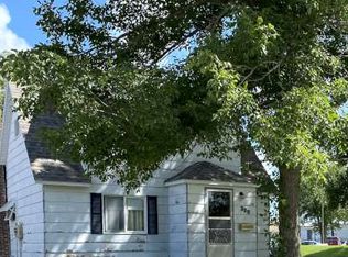 300 16th St, Windom, MN 56101