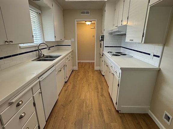 4th image of 29 Cypress Dr