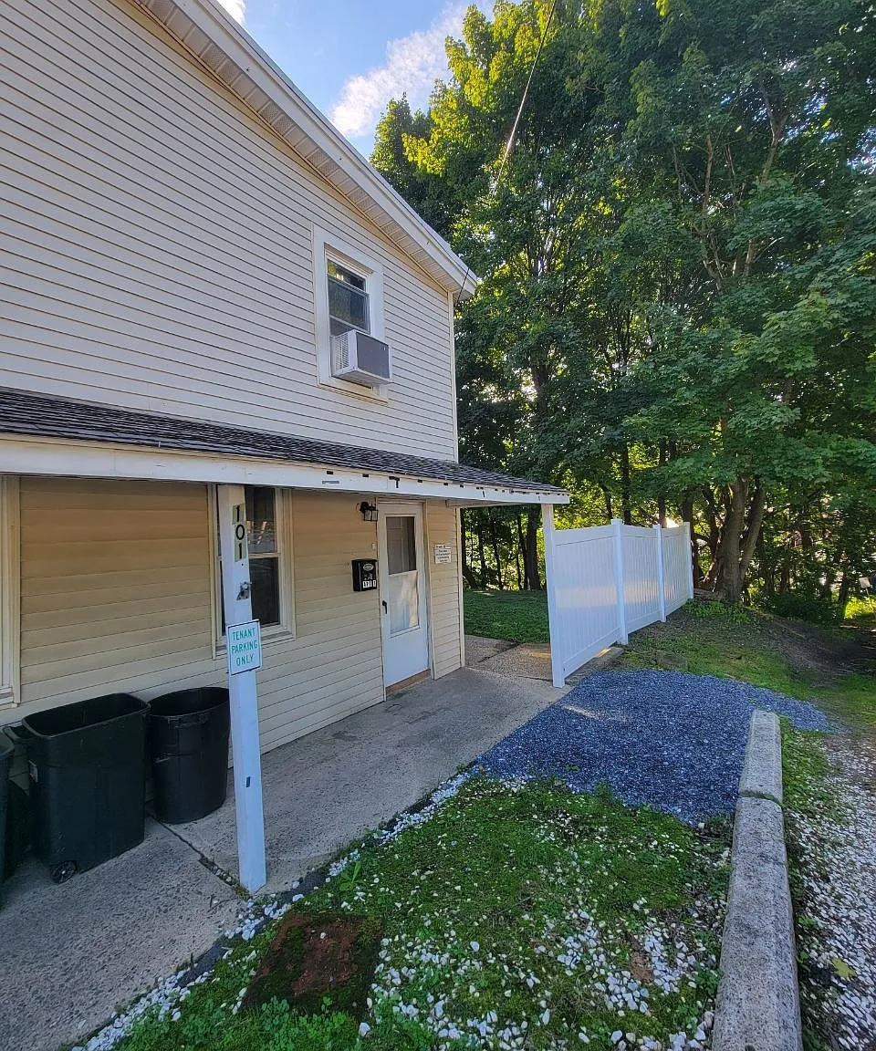 1 bed, 500 sqft, $900 — Photo 3