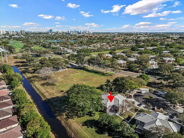 1945 Stratford Way — Photo 37