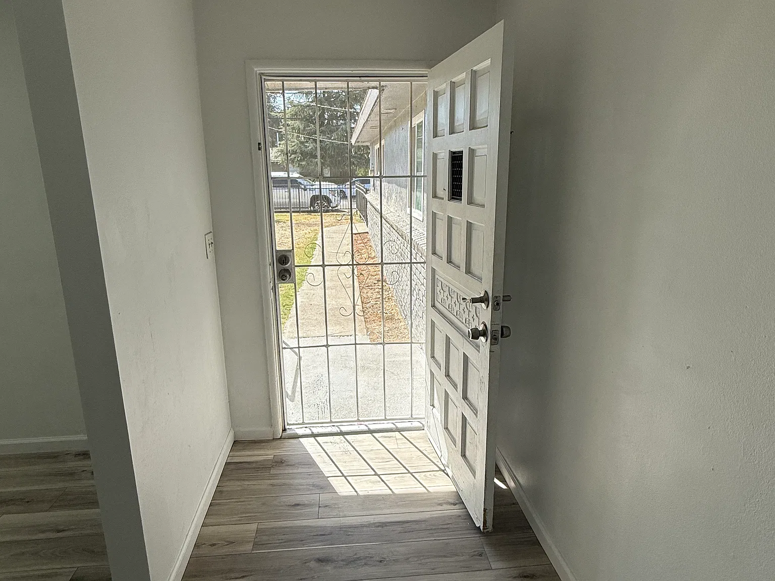 3 bed, 1953 sqft, $2,300 — Photo 4