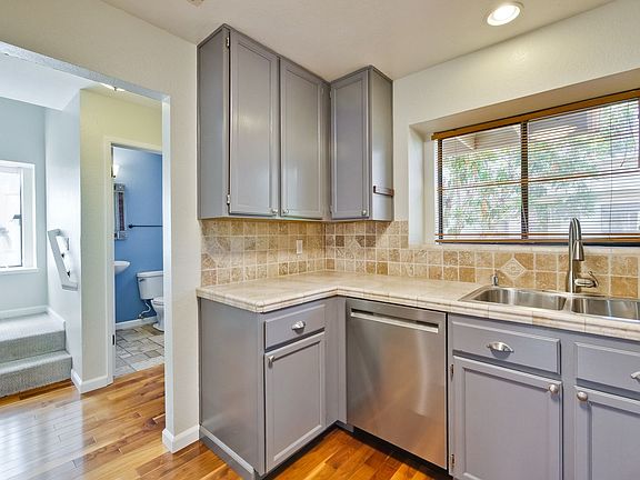 5th image of 964 Bellomo Ave #5
