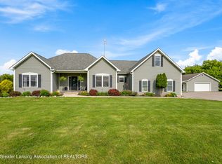 14747 Forest Hill Rd, Grand Ledge, MI 48837