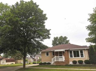714 Oak St, Essexville, MI