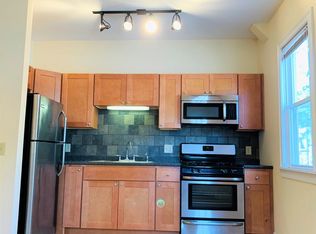 137 Park St APT 3, Burlington, VT 05401