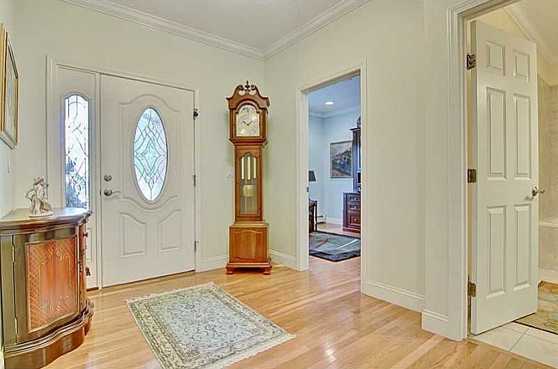 2nd image of 4 Leighas Ln #4