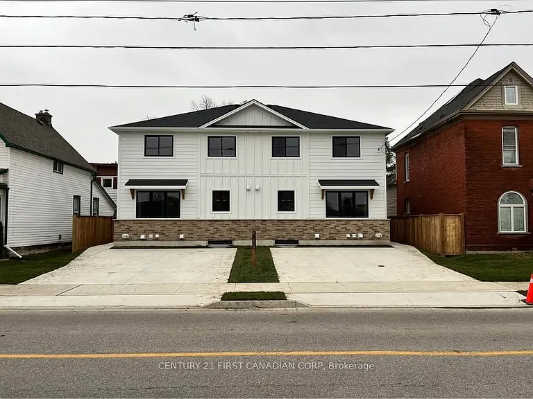 200 Centre St #D — Photo 1