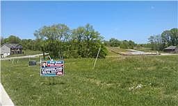 3rd image of 210 Hickory Point Dr Lot 19