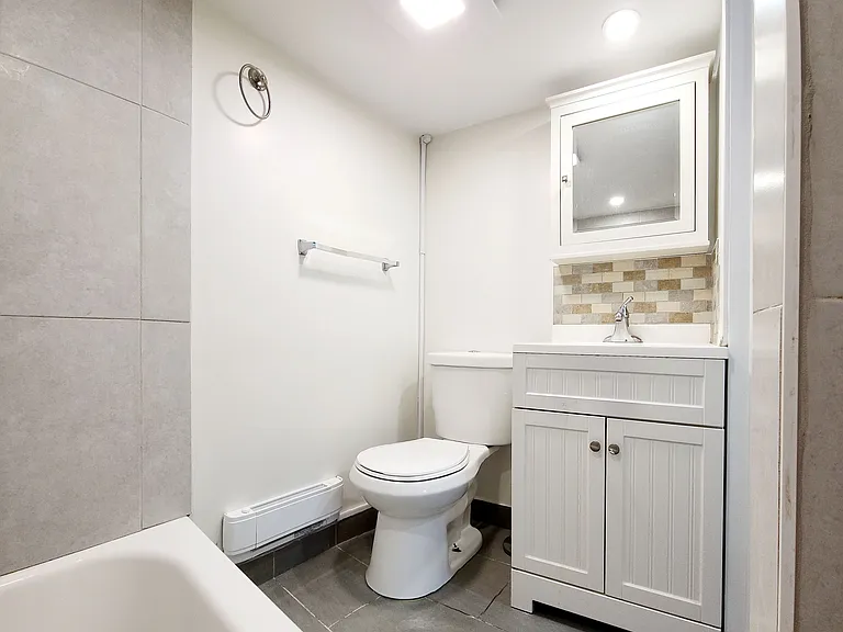 84 Macdonald Ave — Photo 11
