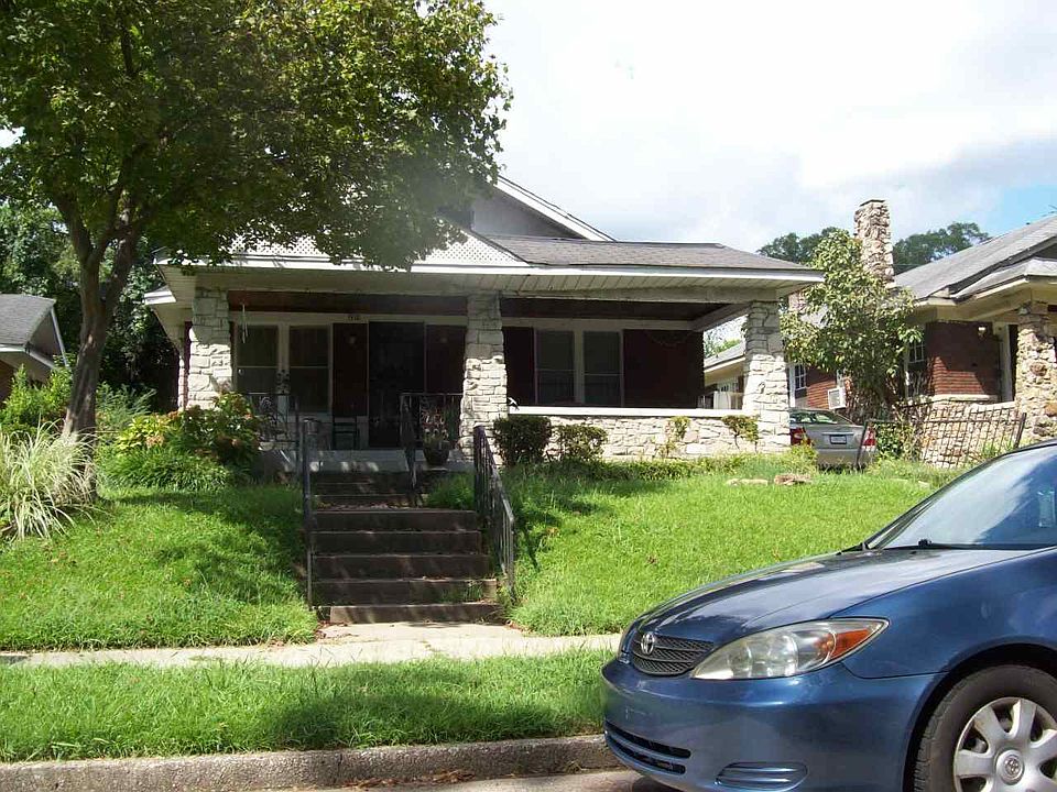 2nd image of 1910 Foster Ave E