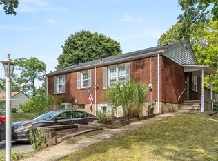 694 Oak St, Crescent, PA 15046