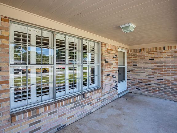3rd image of 1543 Sharonhill Dr