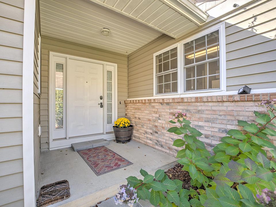 302 Creeks End Cir, Mills River, NC 28759 Zillow