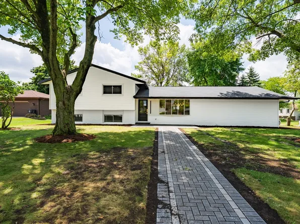 1717 Liston Ct, Normal, IL 61761