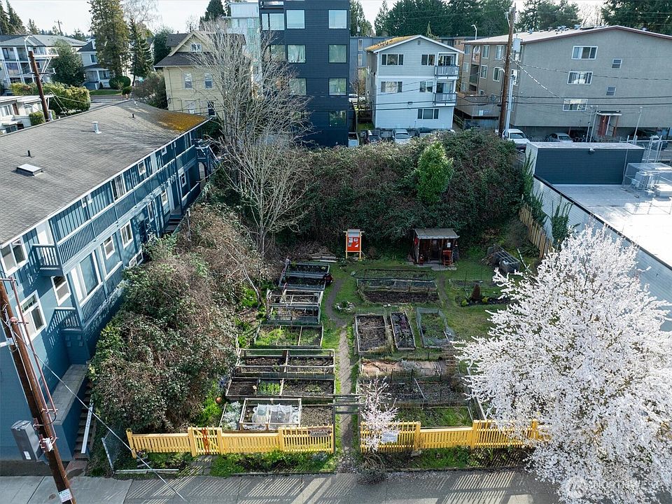 1st image of 5520 University Way NE