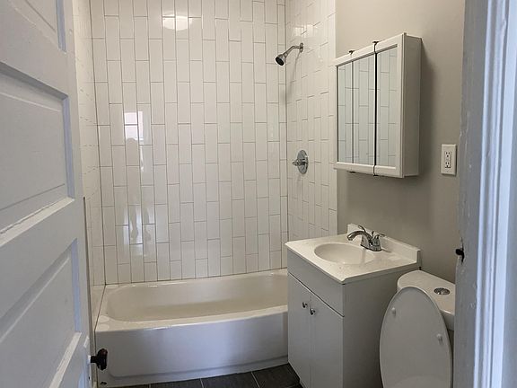3rd image of 2804 York Ave #1