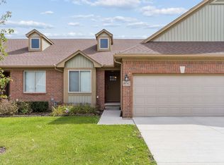 48342 Applegrove Ln, Chesterfield, MI 48051