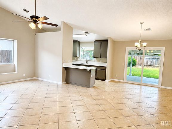 2nd image of 3125 Silver Spur Way