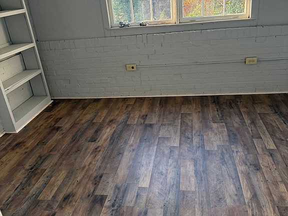 5th image of 820 Oak Haven Dr