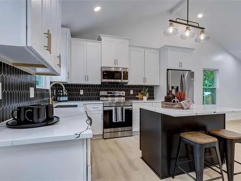 1200 Byewood Ln SW — Photo 25