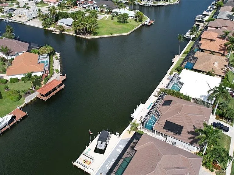 200 Copperfield Ct — Photo 4