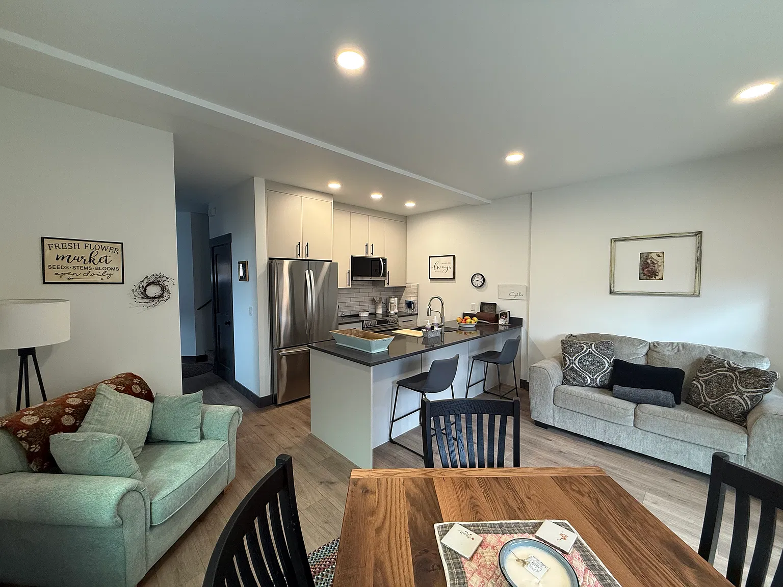 2 bed, 2.5 bath, 1034 sqft, $2,000 — Photo 4