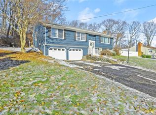 15 Sandy Ln, Shelton, CT 06484