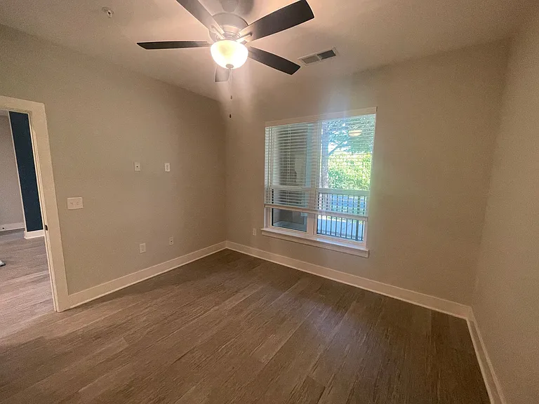 Franklin Forest New Construction 2 Bedrooms — Photo 29