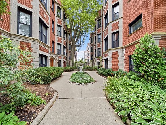 2nd image of 7639 N Eastlake Ter APT 1D
