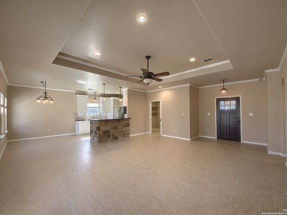 5th image of 129 TIPPERARY LN