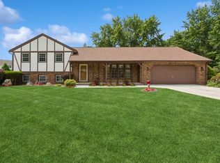 1816 Trafalgar Dr, Saint Joseph, MI 49085