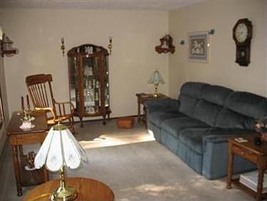 4th image of 673 Morris Ave