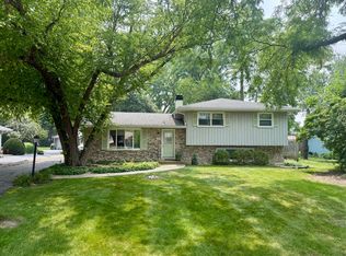 127 E Traube Ave, Westmont, IL 60559