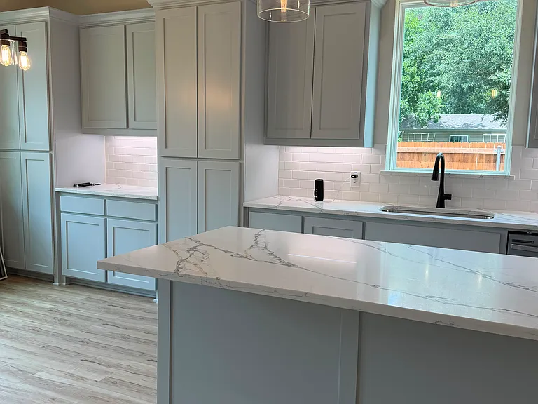 607 N Main St — Photo 5