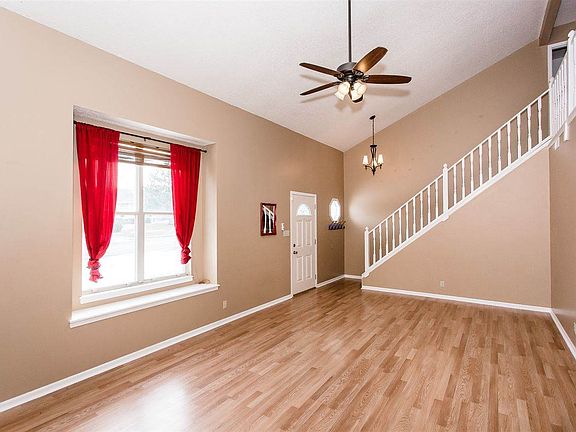 4th image of 1218 Caroline Ave