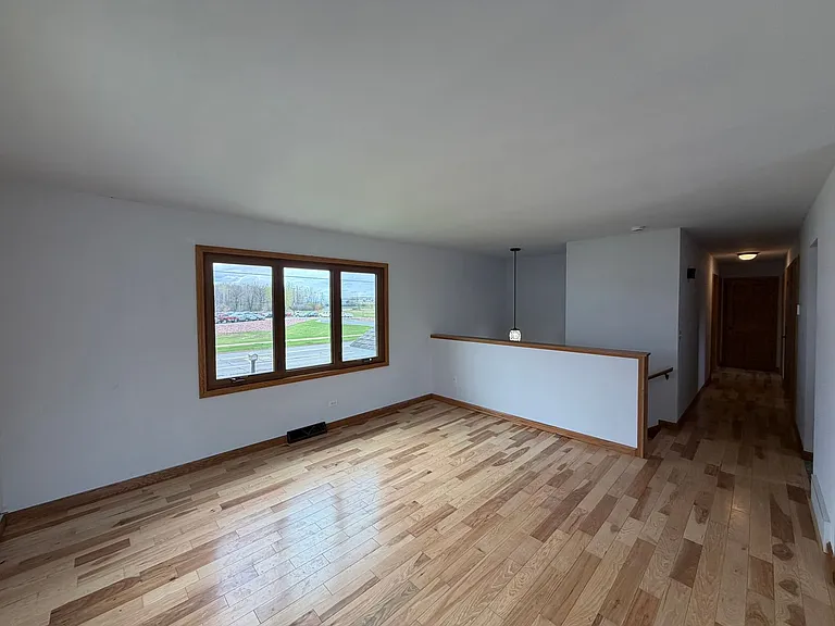 1508 E Becker Rd — Photo 6