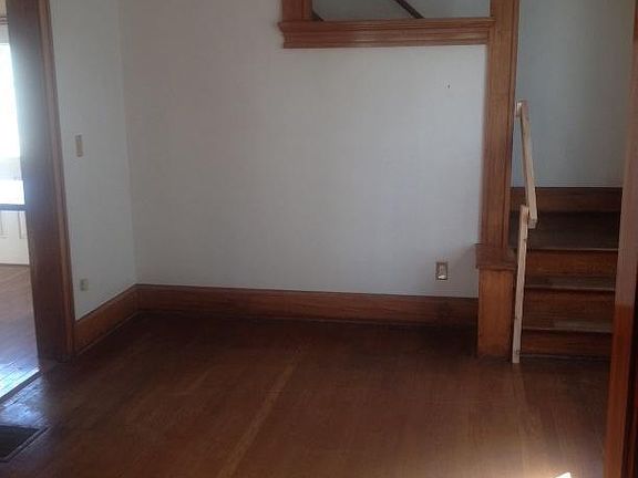4th image of 712 Bowen St