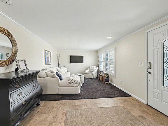 2nd image of 5406 Calvert Ave