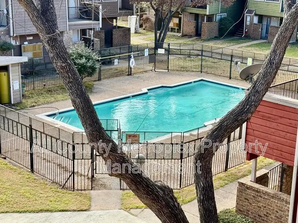 9839 Walnut St, Dallas, TX