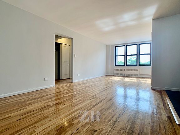3rd image of 200 E 17th St #6B