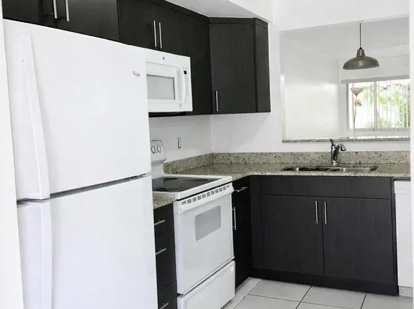 2831 Pierce St, Hollywood, FL 33020