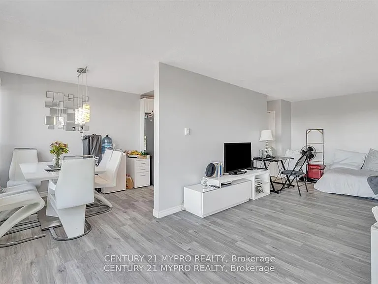 600 Grenfell Dr #410 — Photo 17